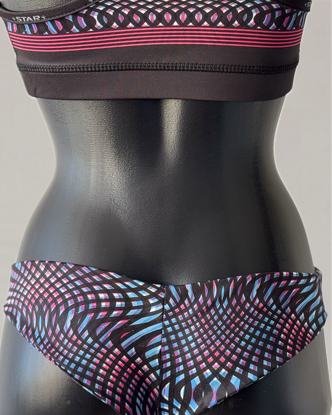 SunSpike Mid-Coverage Slip – Leo