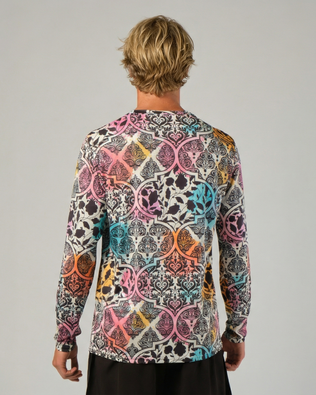 Athlete wearing STAR Beachwear Sirius long sleeve beach volleyball top back view