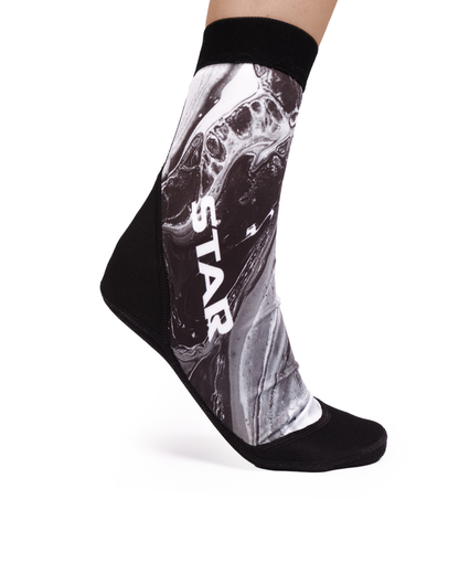 sand socks with reinforced grip for explosive beach volleyball movements