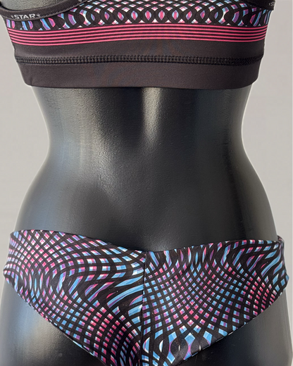 SunSpike Mid-Coverage Slip – Leo